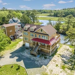 21045 Crazy Lane