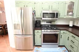 101 Strawberry Way - Image 5