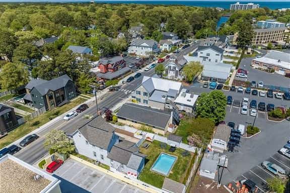 36 Lake Ave - Image 1