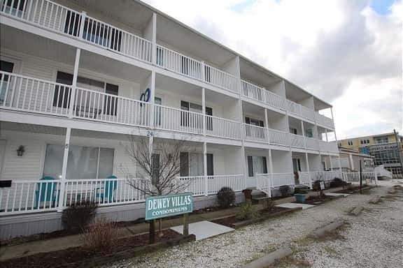 Dewey Villas 4B - Image 1