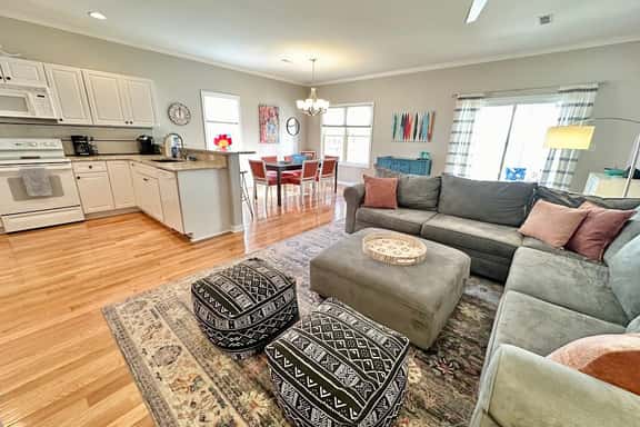 Oyster Bay 35 - Image 1