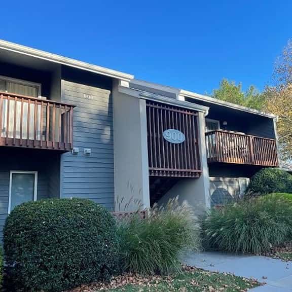 Eagles Landing 905 - Image 1