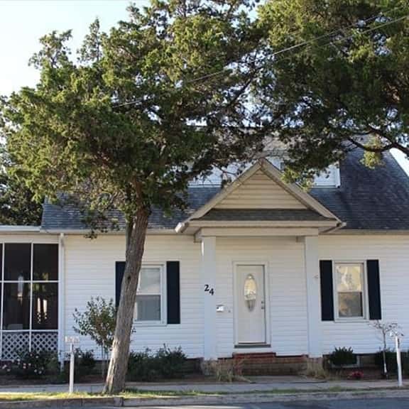 24 Delaware - Image 1