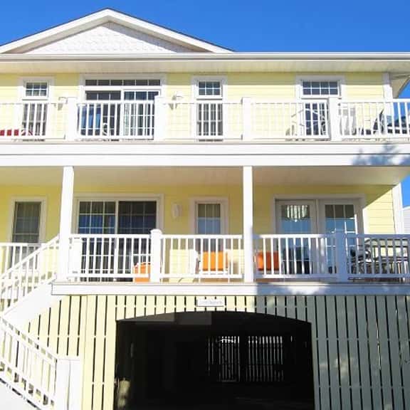 17a Clayton St - Image 1