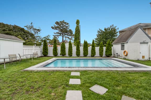 36 Lake Ave - Image 3