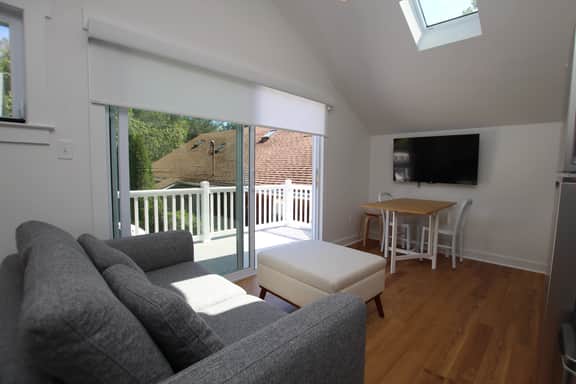 122A New Castle- Up - Image 2
