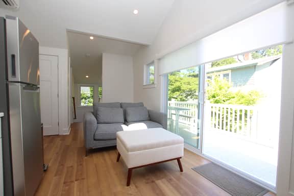 122A New Castle- Up - Image 5