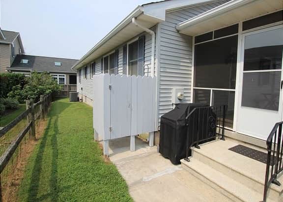 298 Sandalwood St. - Image 2