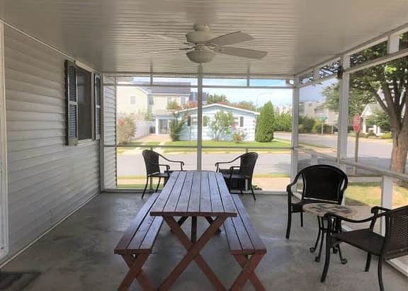 298 Sandalwood St. - Image 3