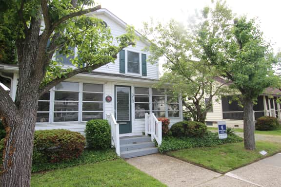 310 Bayard Ave - Image 2