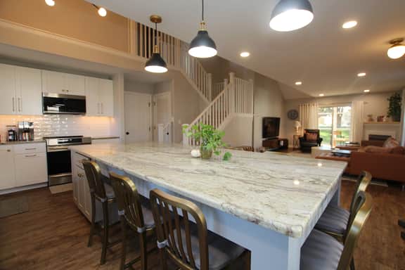 111 Lakeside Dr. - Image 2