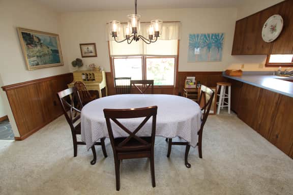 302 Carla Ave - Image 2